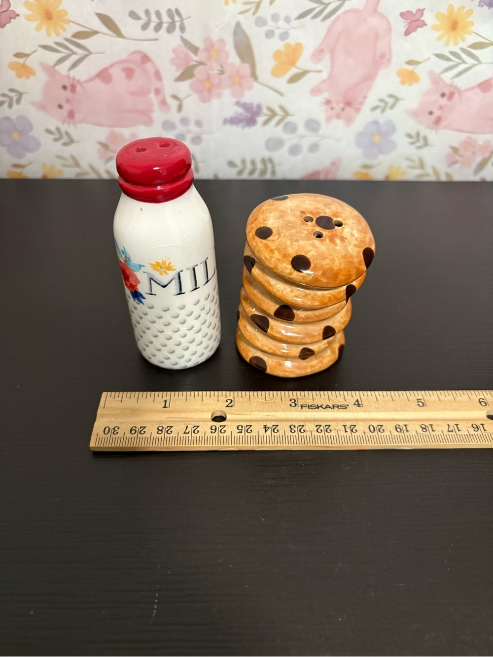 Pioneer Woman milk and cookies salt and pepper shakers. Preowned. - Picture 5 of 6